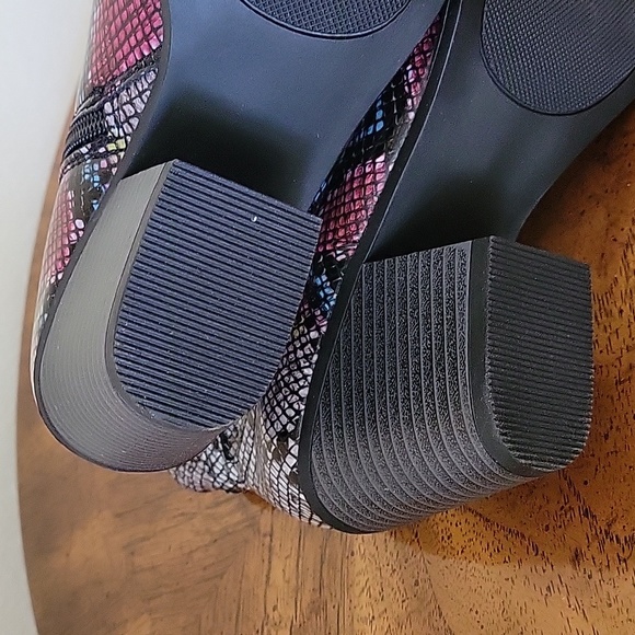 Sugar Tula Western Booties, 7M, snake pattern, NIB - Picture 11 of 16